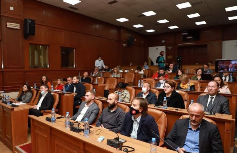 Këta 12 asambleistë priten të përfaqsojnë Vetëvendosjen në Prizren