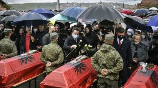 Kurti në Rezallë: Krimet e luftës s’mund të mbulohen në varrezat e Serbisë