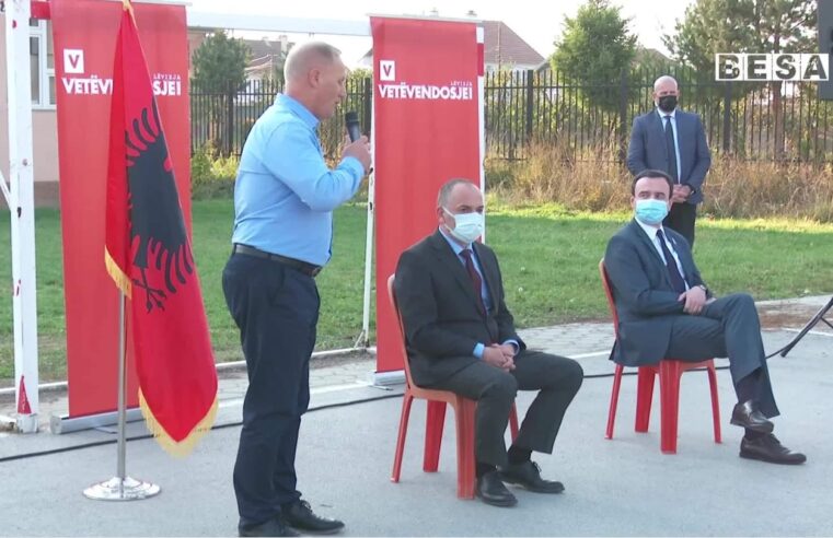 Kryeministri Kurti takon elektoratin në fshatin Piranë