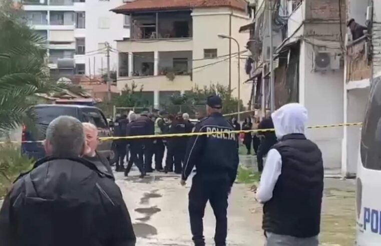 Tronditëse/ Ndërron jetë në spital fëmija 2 vjeç, nëna u hodh nga kati i pestë së bashku me të