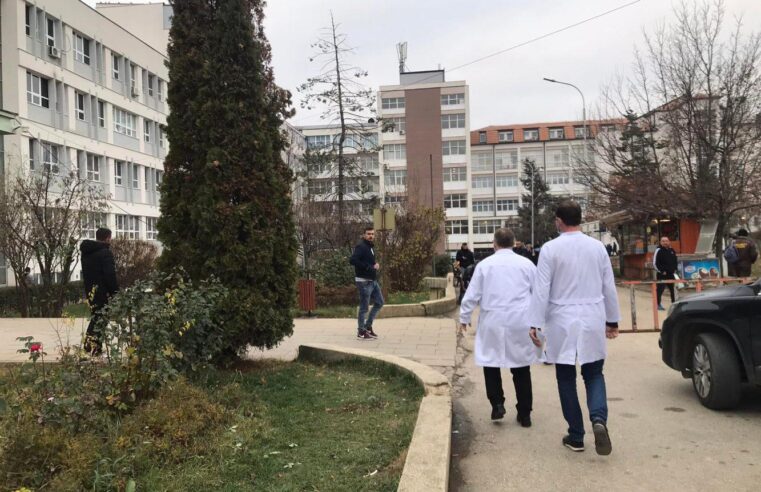 Mjekët në grevë të përgjithshme – Sindikata pret reflektimin e Qeverisë, paralajmëron masa të tjera