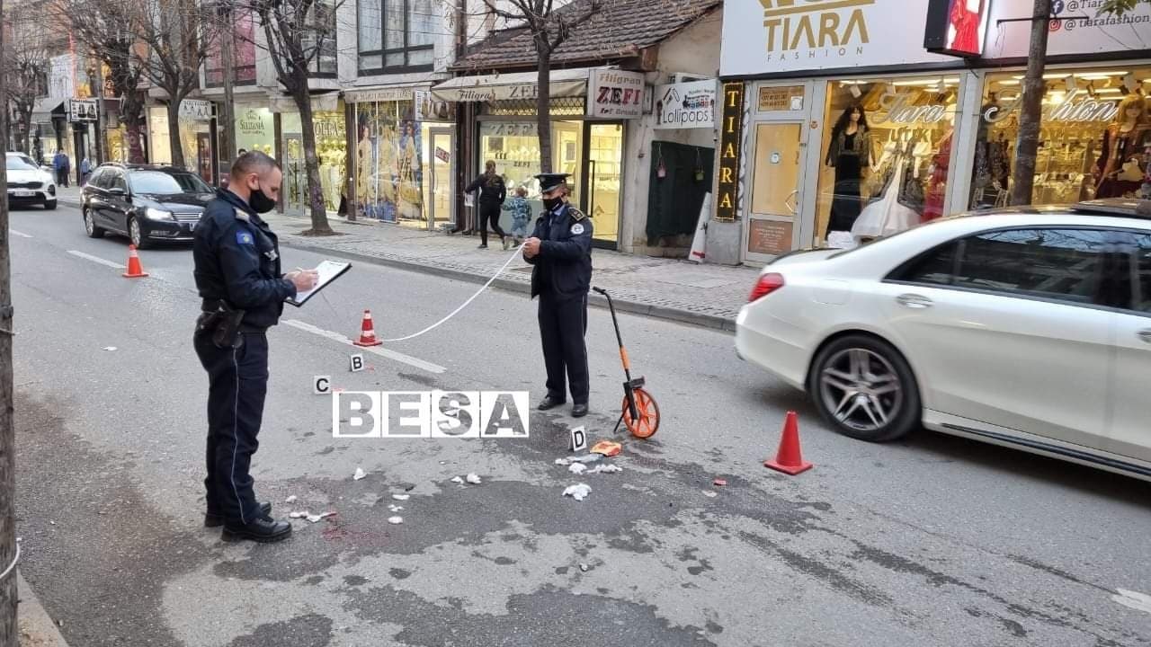 Motoçiklisti godet këmbësorin në rrugën “Adem Jashari” në Prizren