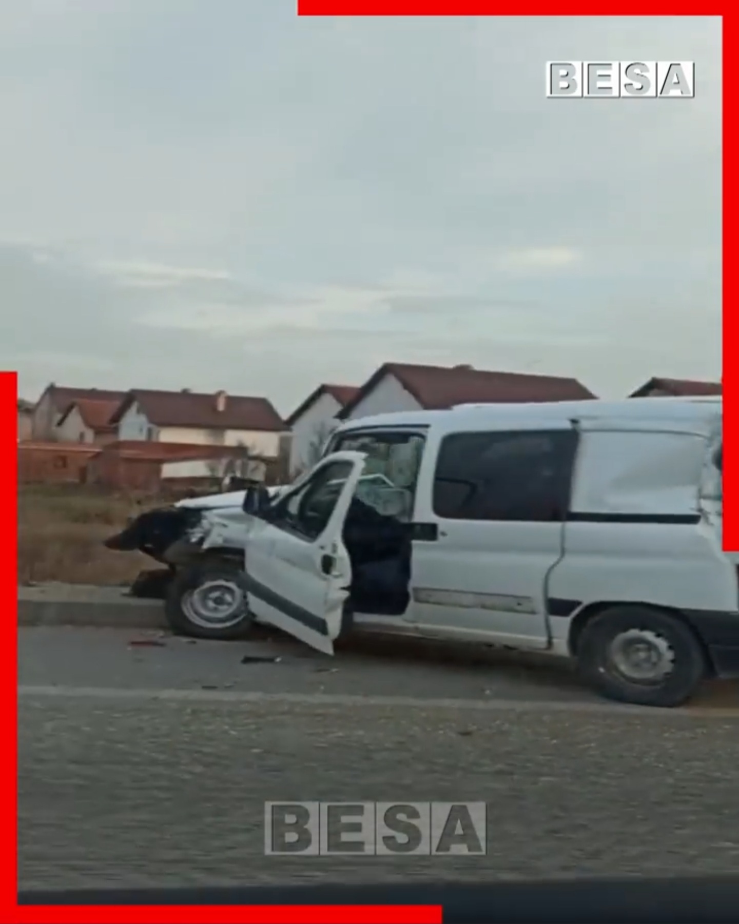 Aksident i rëndë trafiku në Sllatinë (VIDEO)