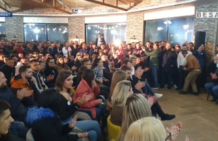 Kandidati i PDK- së Shaqir Totaj takon elektoratin në Prizren (VIDEO)