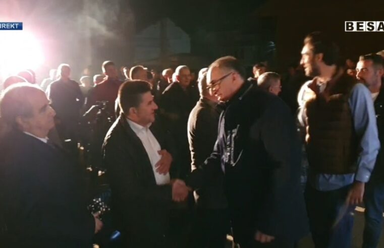 Kandidati për Kryetar nga PDK Shaqir Totaj takohet me qytetarë në Lagjen Tusuz