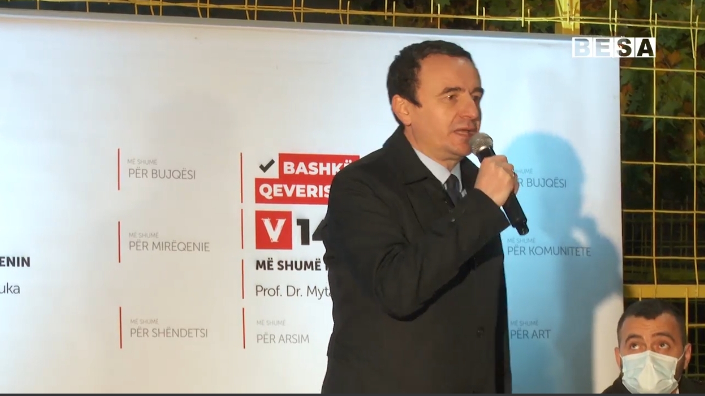 Kryeministri Albin Kurti ndërpret fjalimin në Prizren në respekt të Ezanit (VIDEO)