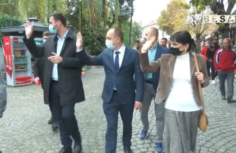 Kryeparlamentari Konjufca sot vizitoi Prizrenin takohet me kryetarin Haskuka dhe me disa kuvendarë