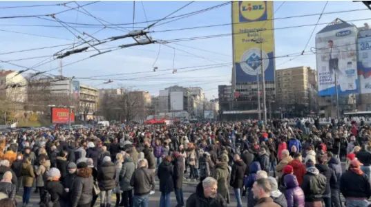 Protesta masive në Serbi, organizatorët: Regjimi i Vuçiq po i varros institucionet