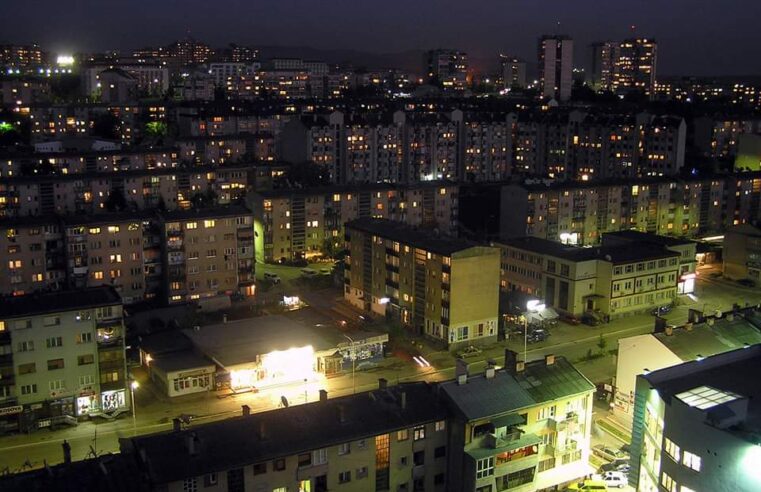 Vdes 50-vjeçari në Prishtinë, ra nga ndërtesa