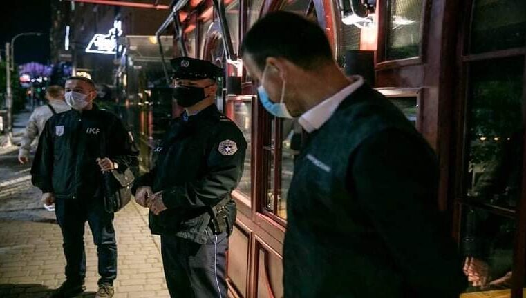 Policia në Prizren vazhdon me gjoba për masat anti-covid