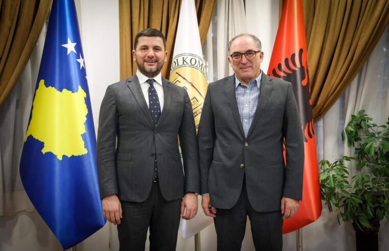 Kryetari i PDK, së Memli Krasniqi viziton Kryetarin e Prizrenit Shaqir Totaj