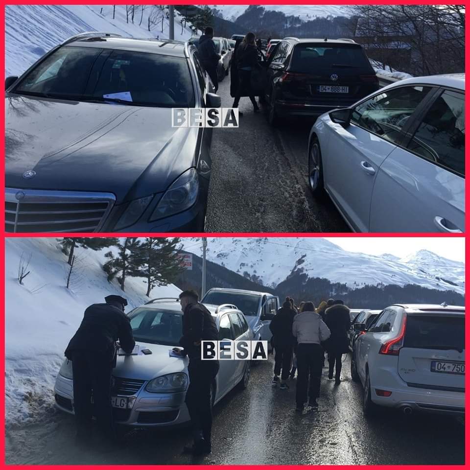 Policia me gjoba për kundërvajtje për automjetet e parkuara në rrugë në Prevallë