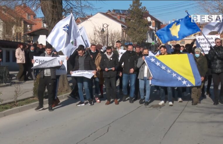NË PRIZREN MBAHET MARSHI NË MBËSHTETJE TË BOSNJE DHE HERCEGOVINËS