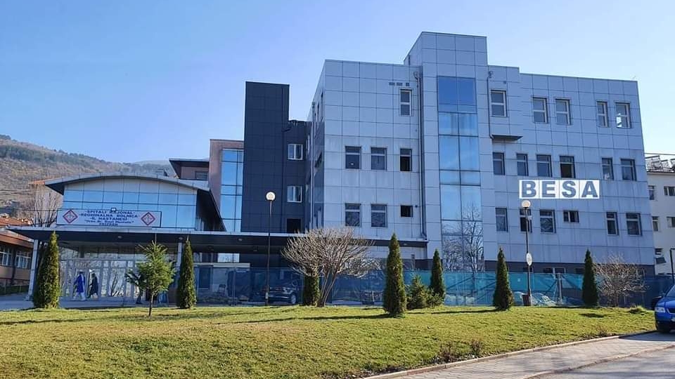 Një e mitur lind në spitalin e Prizrenit