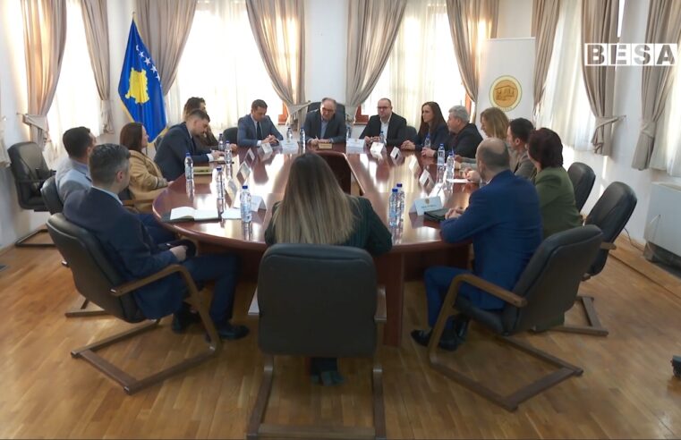 KRYETARI TOTAJ PREZANTOI 11-të DREJTORËT KOMUNAL