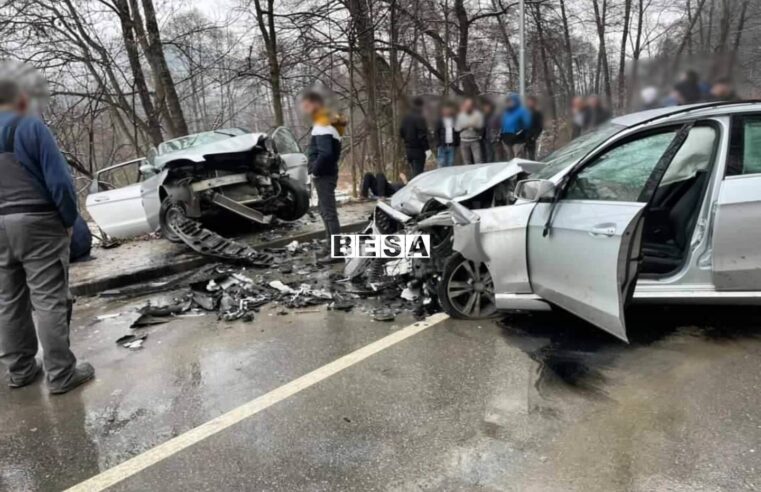 🔴 Aksident i rëndë mes dy veturave në rrugën për Brezovicë (FOTO)