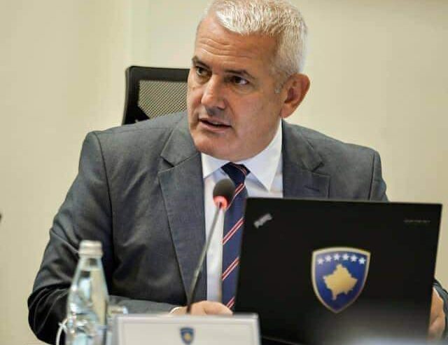 Sveçla: Nuk ka draft final të ligjit për paga