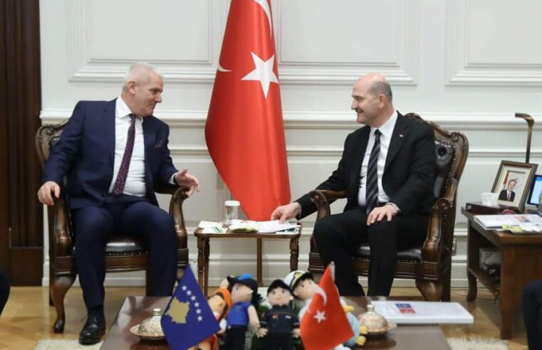 Sveçla në Turqi, bisedon me homologun e tij për intensifikimin e bashkëpunimit