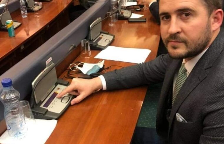 Deputeti i PDK-së do te votoj kundër martesave mes gjinisë së njëjtë, fton gjithë deputetët e Kuvendit të që të votojnë kundër