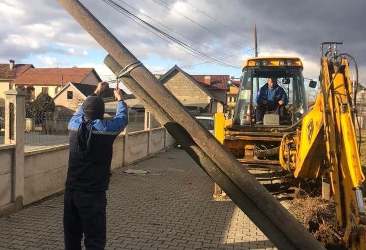 Pas publikimit të lajmit në Rtv Besa, KEDS-i ndërron shtyllën defekte