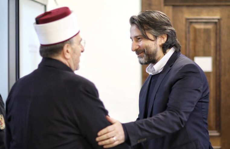 Kryetari i Prishtinës, Përparim Rama takohet me kryemyftiun Naim ef. Tërnava