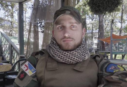 Flet shqiptari i ushtrisë ukrainase “U bombarduam por jam mirë dhe gjallë…”