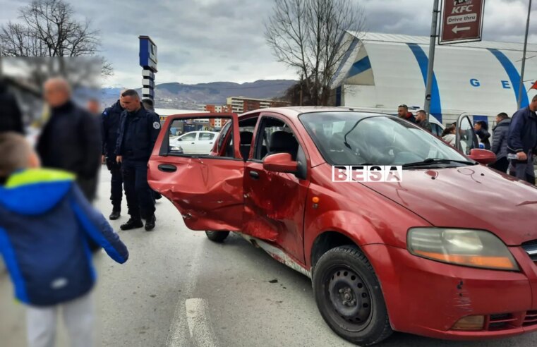 Aksident trafiku mes veturës dhe motoçikletës në rrugën Tirana në Prizren (FOTO)