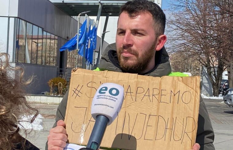 Qytetari: Do të protestojë deri të dielën nga ora 12:00-15:00 para Qeverisë kundër ngritjes së çmimeve