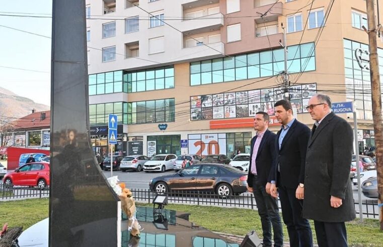 Totaj dhe Gashi bashkë me Kryetarin e PDK,së Memli Krasniqi nderojnë ushtarët e NATO-së në Prizren