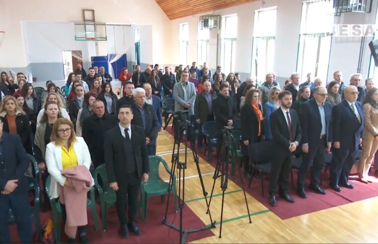 GJIMNAZI ”GJON BUZUKU” SHËNOI DITËN E SHKOLLËS DHE PËRUROI KABINETIN E FIZIKËS