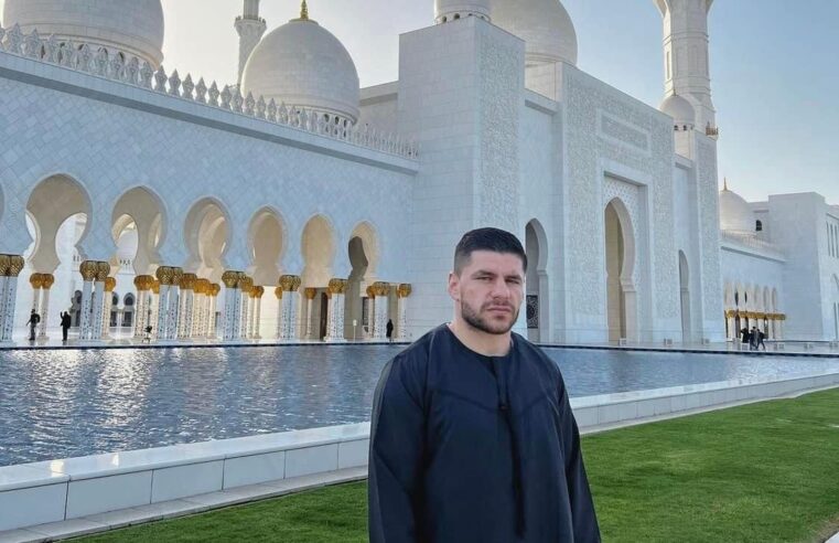 Boksieri shqiptar, Florian Marku përshëndet nga Xhamia në Abu Dhabi ❤