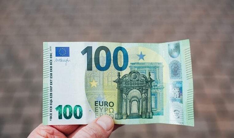 HAPET APLIKIMI PËR SHTESËN PREJ 100 EURO PËR STUDENTËT