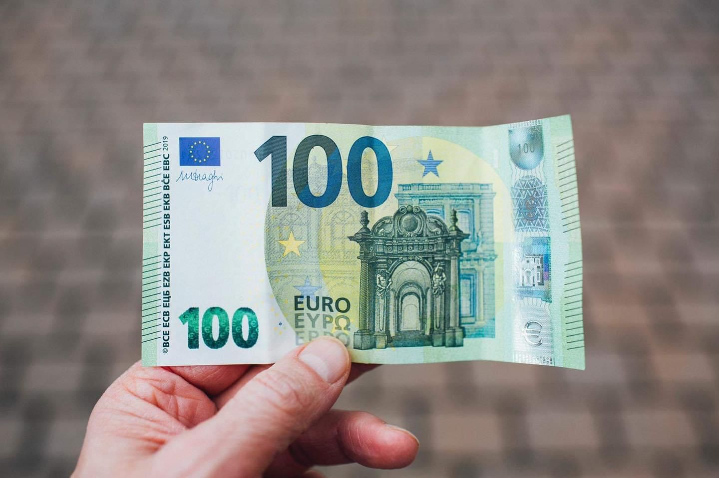 Sot përfundon afati për të aplikuar për 100 eurot e sektorit privat
