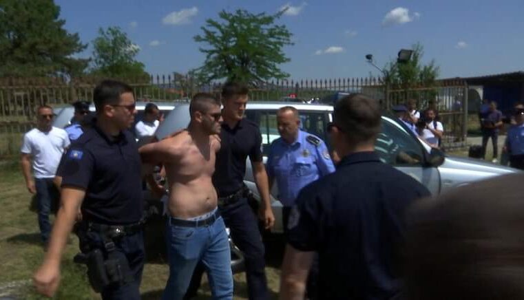 Policia e Kosovës ka arrestuar një qytetar serb si shkak i thirrjeve nacionaliste gjatë manifestimit në Gazimestan të Obiliqit