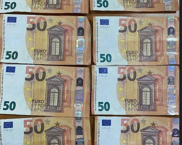 Arrestohet kamarieri, ia dha shefit 400 euro të falsifikuara si pazar ditor👇