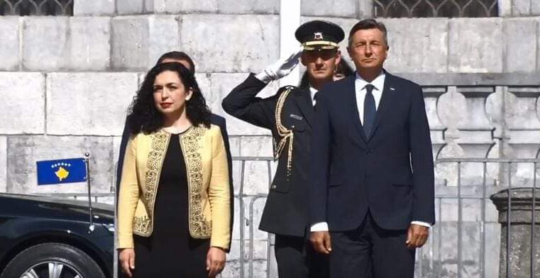 Presidentja Osmani pritet me ceremoni shtetërore në Slloveni