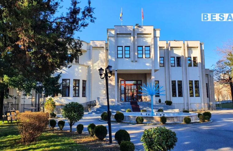Komuna e Prizrenit reagon pasi gjykata ua caktoi një muaj paraburgim pesë zyrtarëve të saj