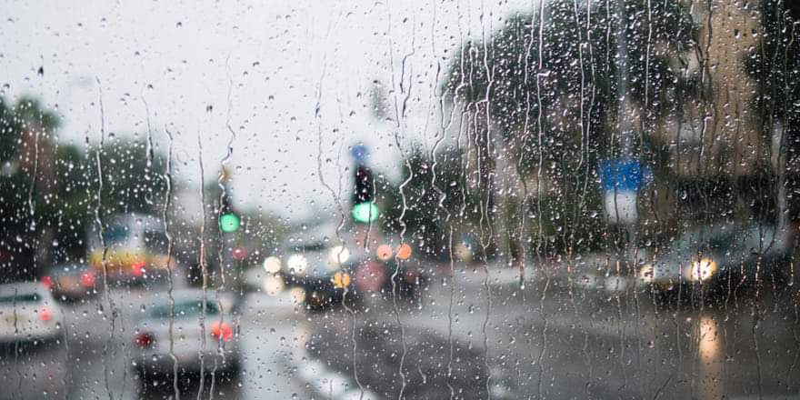 Paralajmërohet stuhi shiu e breshër për nesër në Kosovë