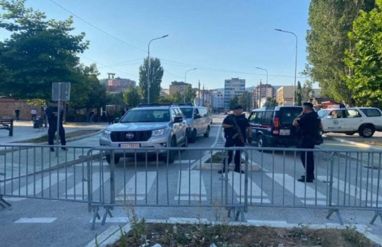 Pos forcave të shtuara njësisë speciale të policisë, edhe forca të KFOR-it arrijnë tek ura e lumit Ibër