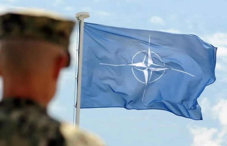 Eksperti i NATO-s: Vuçiq mbrëmë e ka marrë mesazhin se çka do të ndodhte nëse do ta sulmonte Kosovën