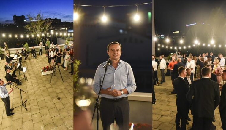 Kurti e shpall “Ballkonin e Hapur”, pret mërgimtarët në Kryeministri