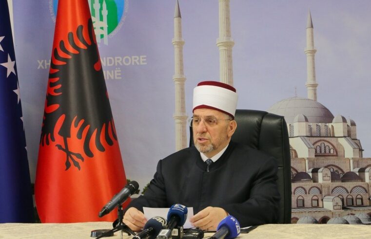 BIK-u i drejtohet Kurtit, kërkon që të lejohet bartja e shamisë në shkolla