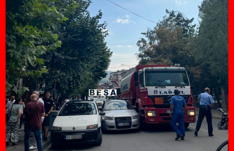 Aksident trafiku në qendër të Prizrenit tek Shtëpia e Bardhë në rrugën “Adem Jashari”