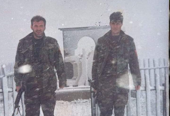 Foto e papublikuar, Fatmir Limaj e Hashim Thaçi në luftë 🇦🇱🇦🇱