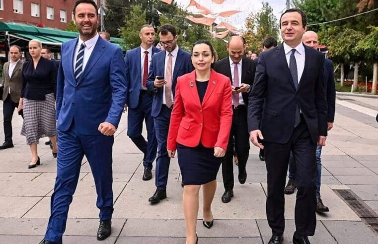 Liderët shtetëror duke shëtitur sot në shesh