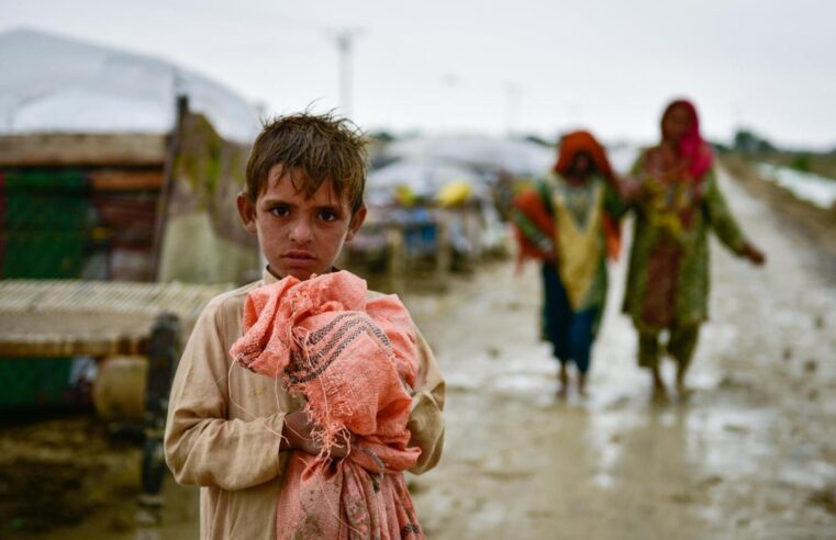 Kosovës i ka mjaftuar vetëm lutje për Pakistanin, derisa e gjithë bota është solidarizuar me shtetin i cili humbi mbi 1.200 persona nga përmbytjet