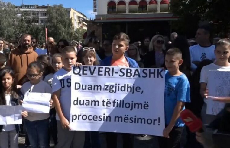 Protesta në Pejë, kërkohet fillimi i procesit mësimor