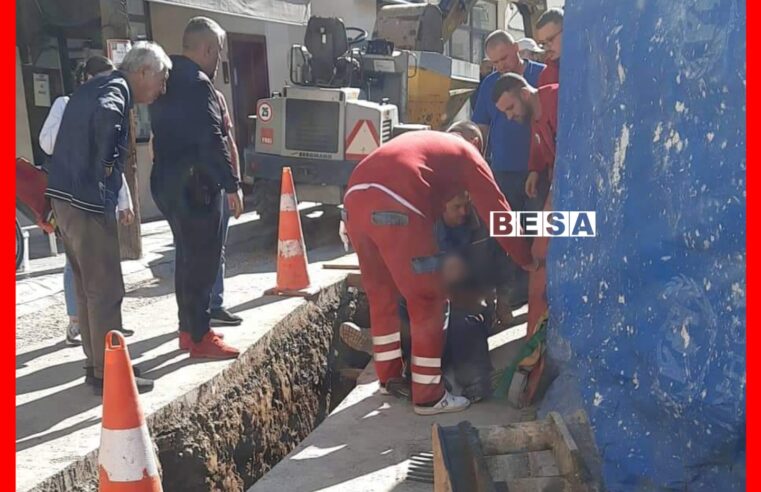 🔴 Personi moshuar bie në kanalin e hapur në rrugën Fehmi Lladrovci në Prizren, Emergjenca intervenon në vendin e ngjarjes
