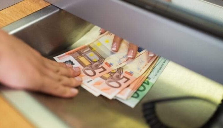 Dalin pagat për mësimdhënësit grevistë
