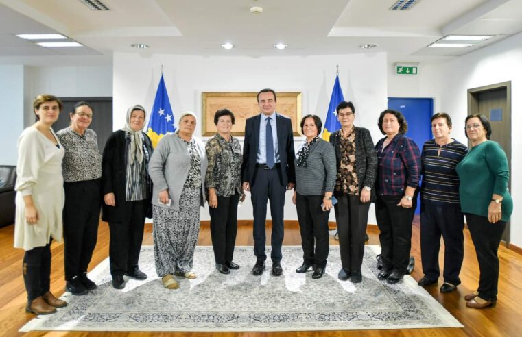 Kurti takohet me gratë e Krushës së Vogël